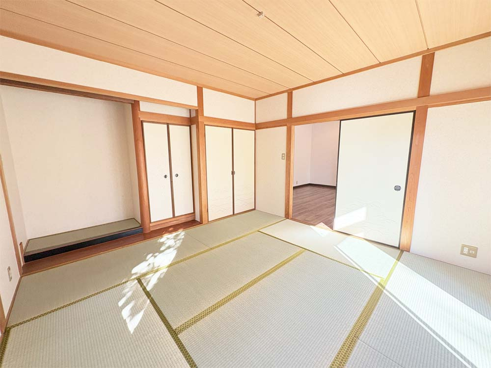 星和台２丁目貸戸建の和室|明るい和室です