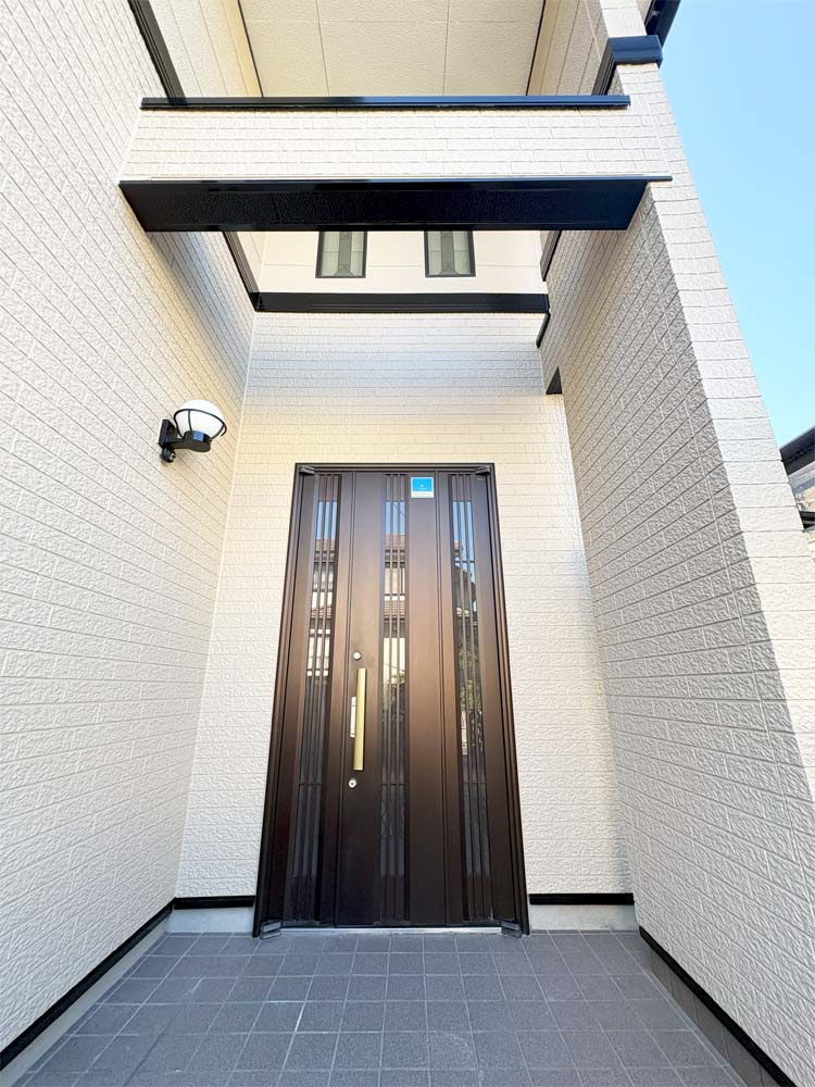 星和台２丁目貸戸建の玄関|落ち着いた玄関です