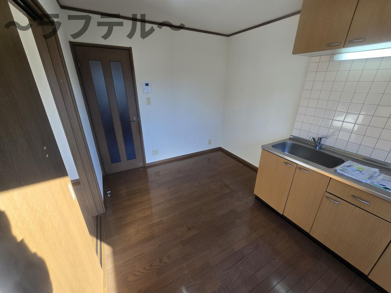 カロンステラの居間・リビング|別部屋イメージ写真