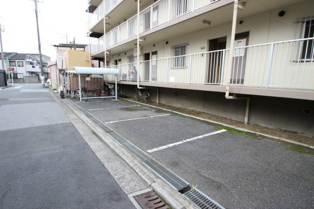 恵ハイツの駐車場