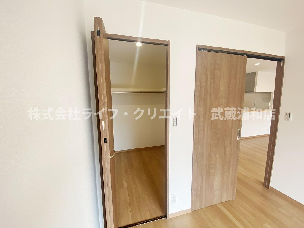 ブランシュ上の台の収納