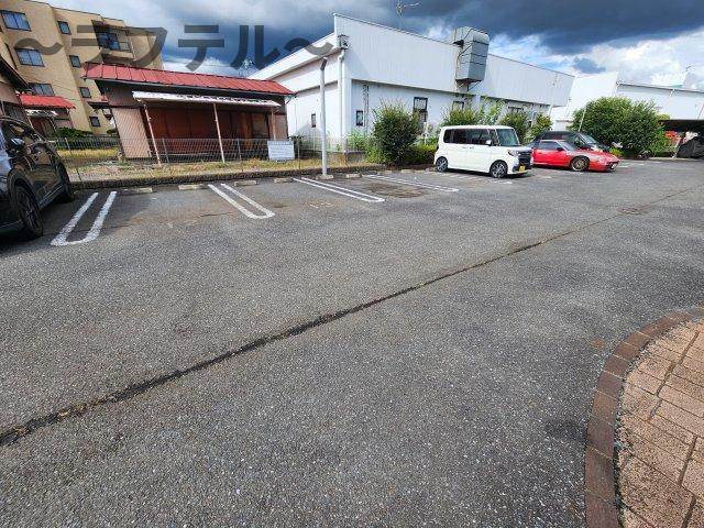 ストーク広瀬の駐車場