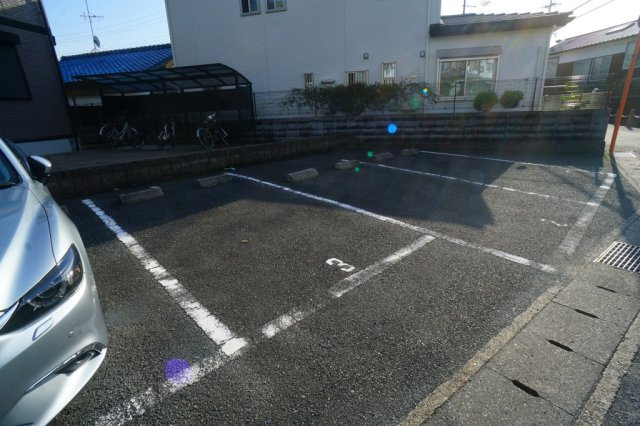 ピノヴェルデの駐車場