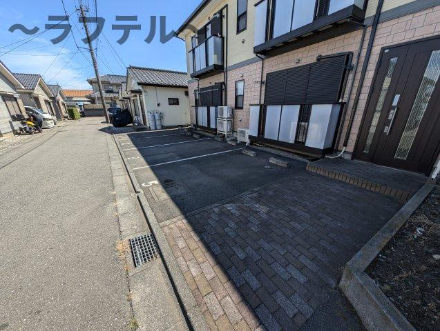 メゾン・ベールの駐車場