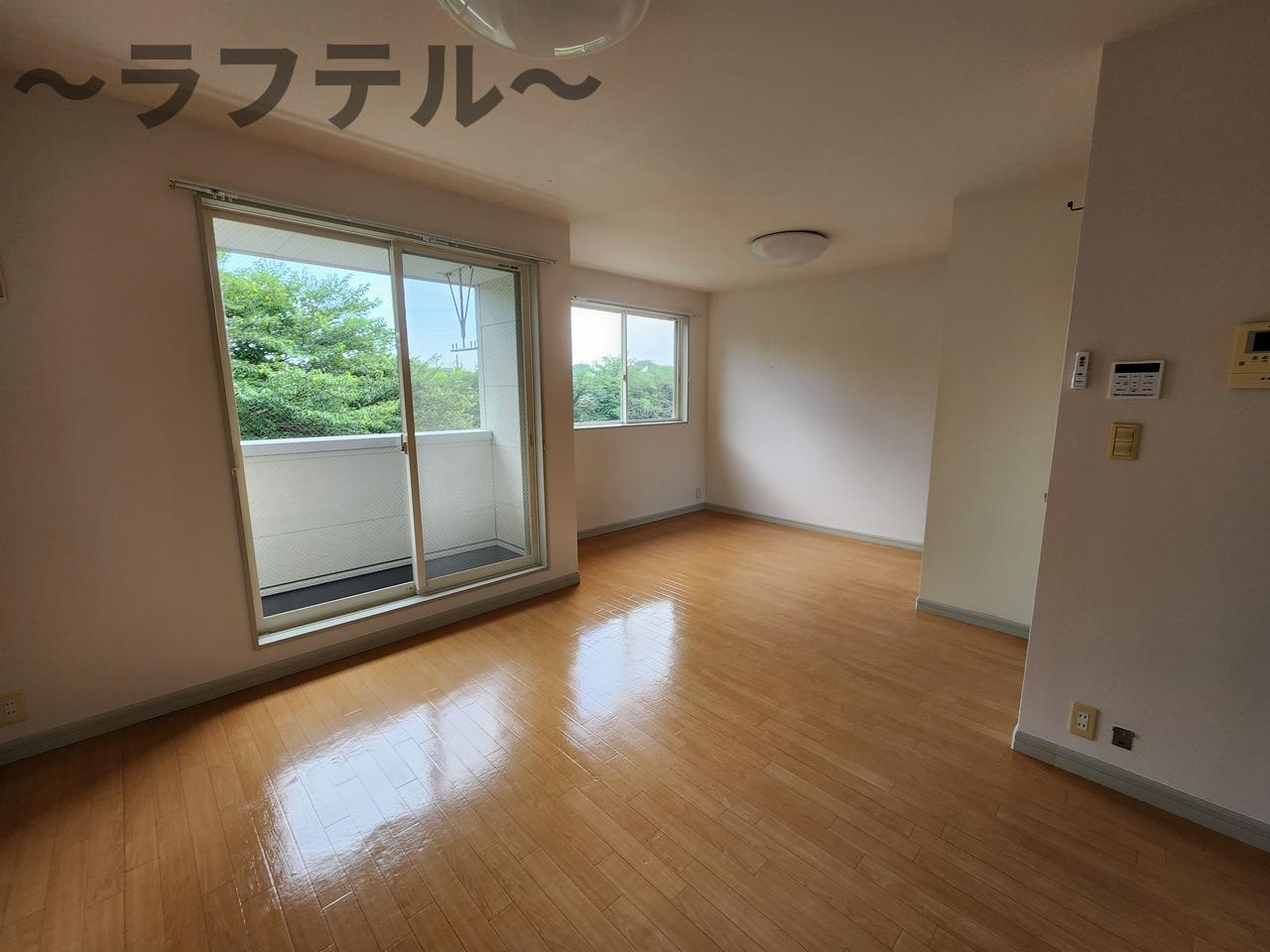 オーガスタAの居間・リビング|別部屋イメージ写真
