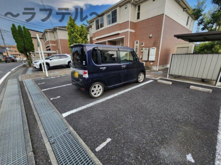 オーガスタAの駐車場