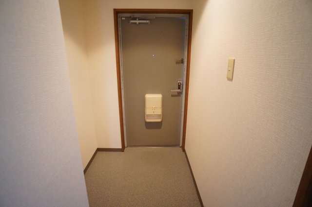 サンシャイン一番館の玄関