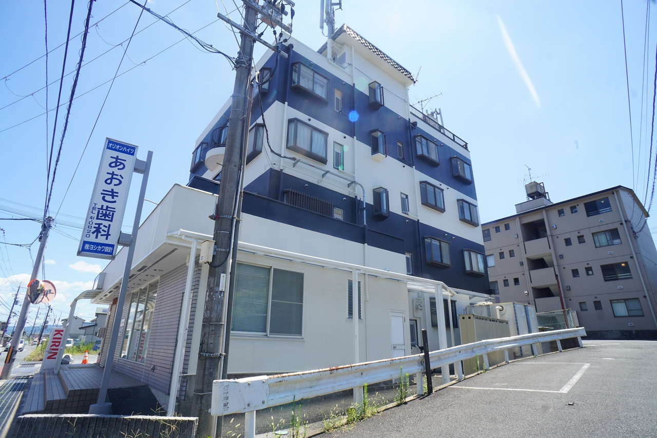 エスティライフあやめ池の外観