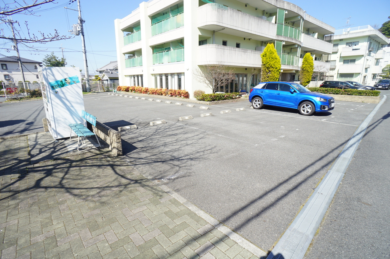結充Ｉｍｍｅｕｂｌｅ　Ｂ館の駐車場
