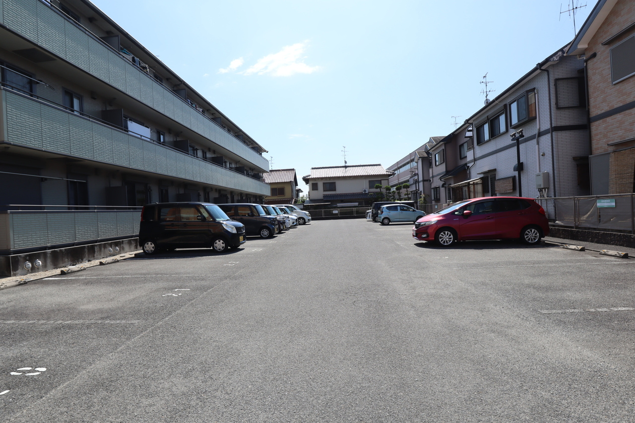 リビングタウン大和郡山の駐車場