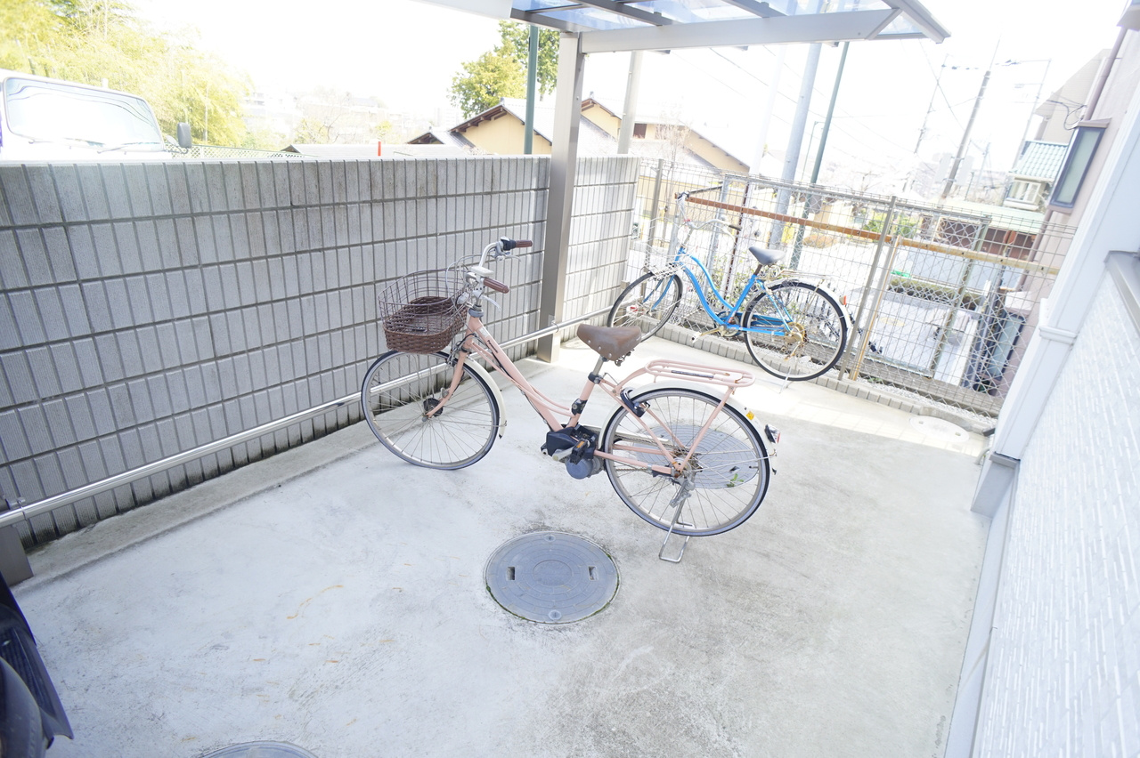 Ｋｓ　Ｒｅｓｉｄｅｎｃｅ生駒の駐車場