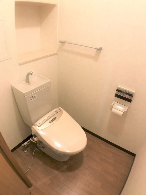 ビラージュプラムのトイレ|内装は別部屋の参考写真です。