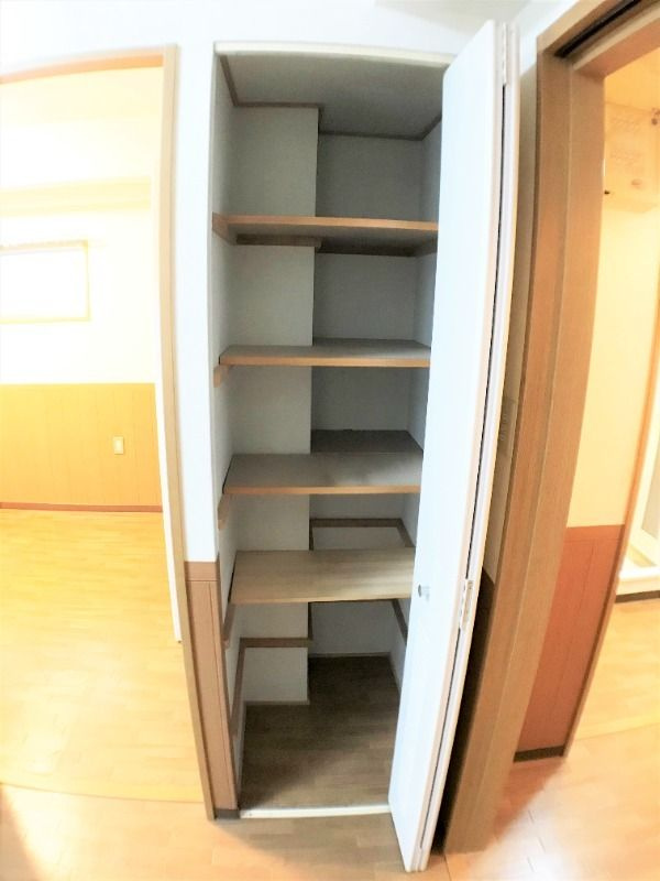 ビラージュプラムの収納|内装は別部屋の参考写真です。