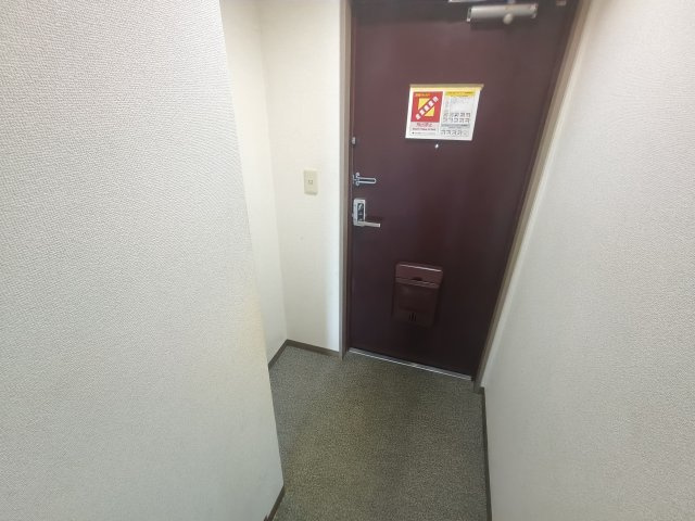 ヴェルドミール平城山の玄関