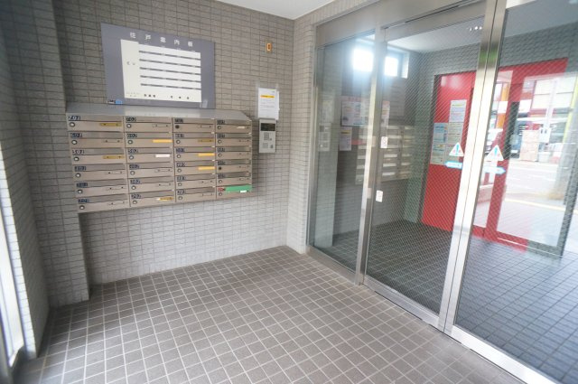 ヴェルドミール平城山のエントランス