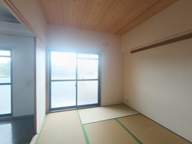 ヴェルドミール平城山の和室