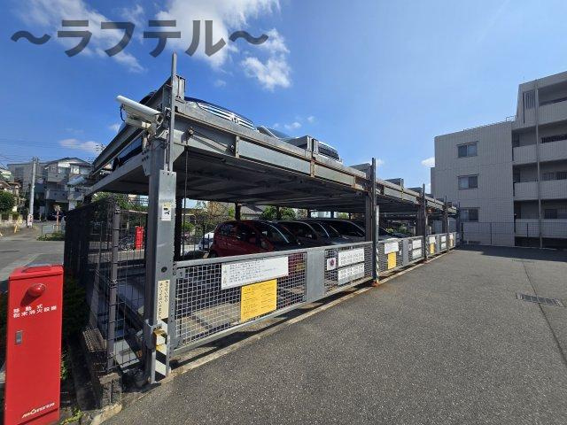 所沢市小手指南１丁目の賃貸マンションの駐車場