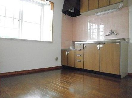 アバンサールプリモの居間・リビング|別号室の参考写真です。
