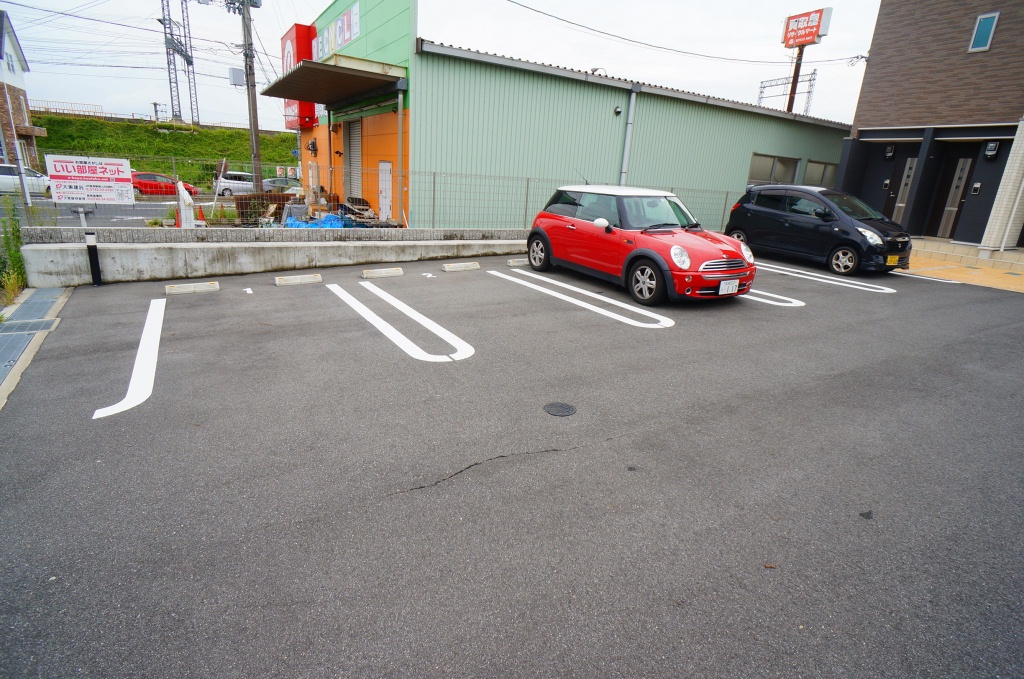 サンシャイン・Ｎの駐車場
