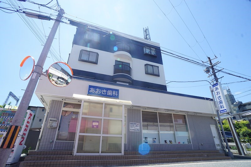 エスティライフあやめ池の外観
