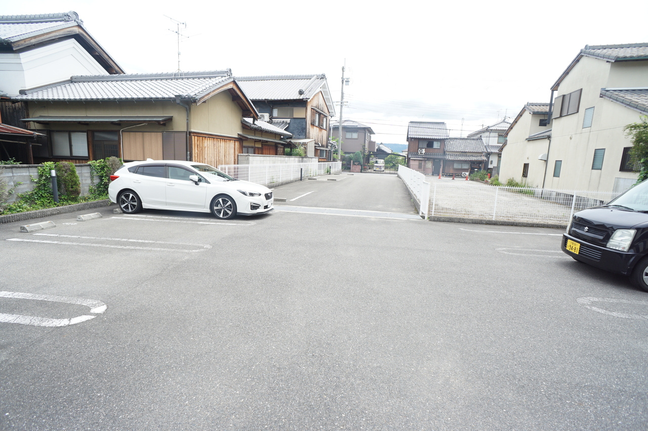 ヒーリング　ヴィレッジの駐車場