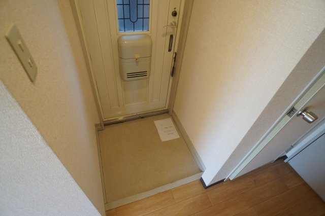 ルミエールＡ棟の玄関