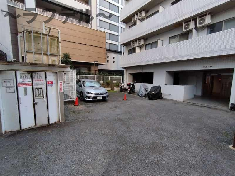 ことぶき壱番館の駐車場