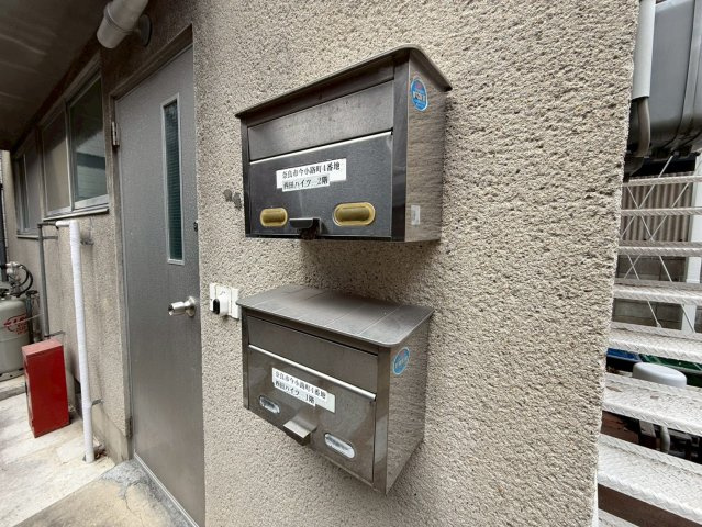 西田ハイツのエントランス