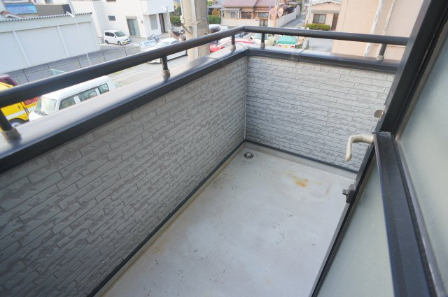 奈良市法蓮町の一戸建てのバルコニー