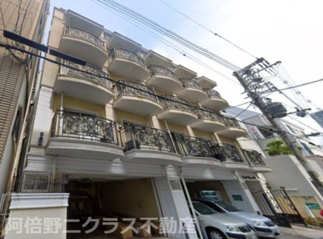 クリスタルエレガンス・EASTの外観