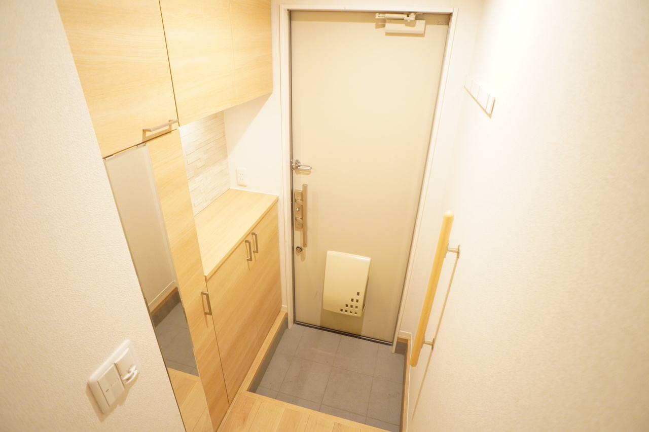 V-Place学園前Ⅱの玄関