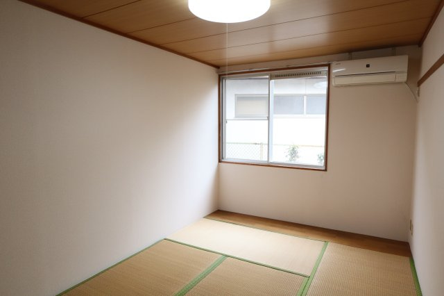クレール神宮前の和室