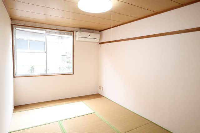 クレール神宮前の和室