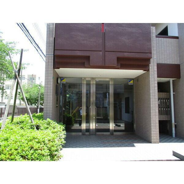 マジョール松崎町のエントランス
