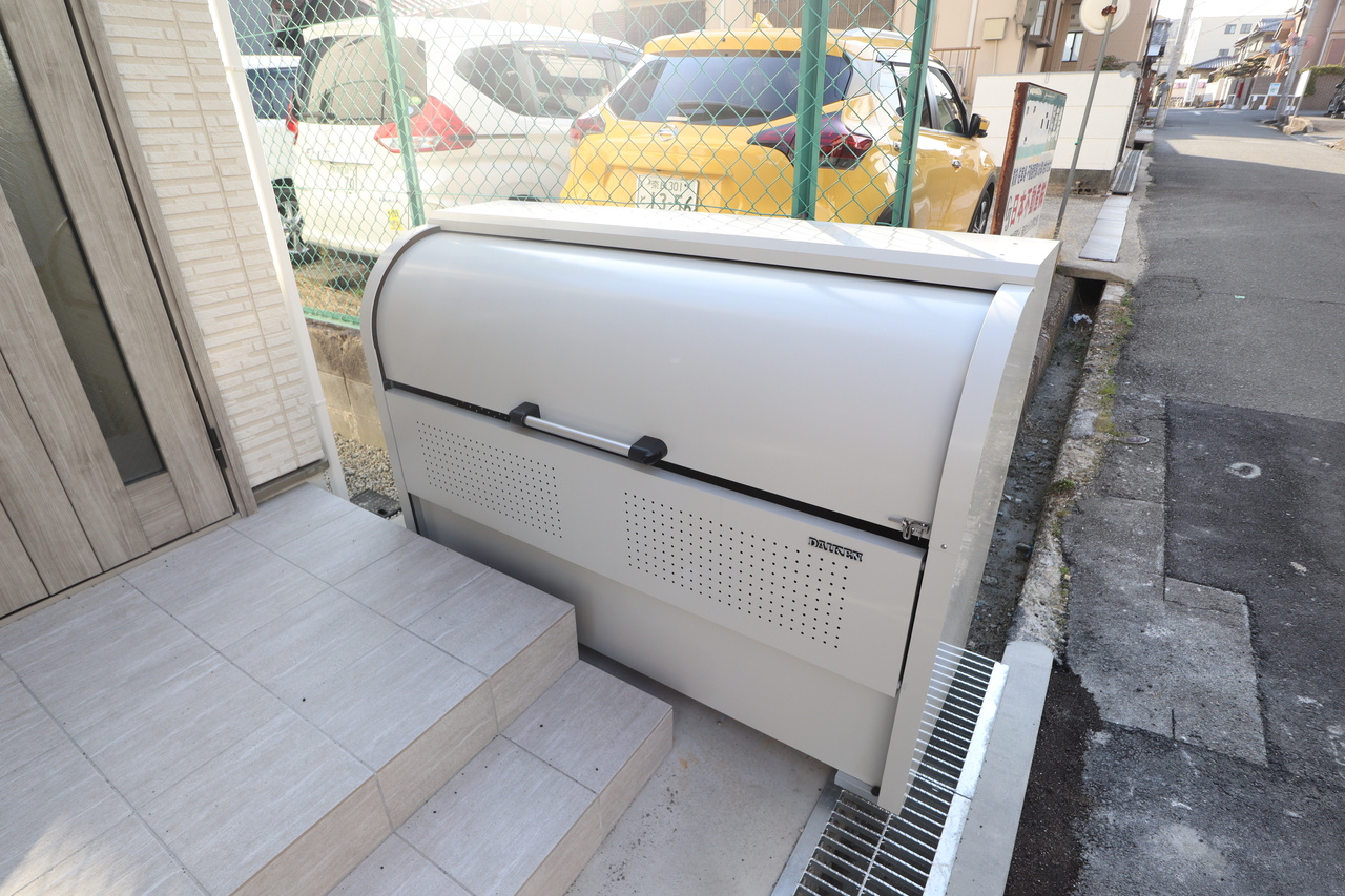 クレアール朝日町の駐車場