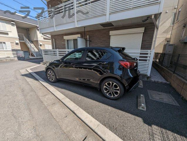 レオネクストＬａｇｏｏｎの駐車場