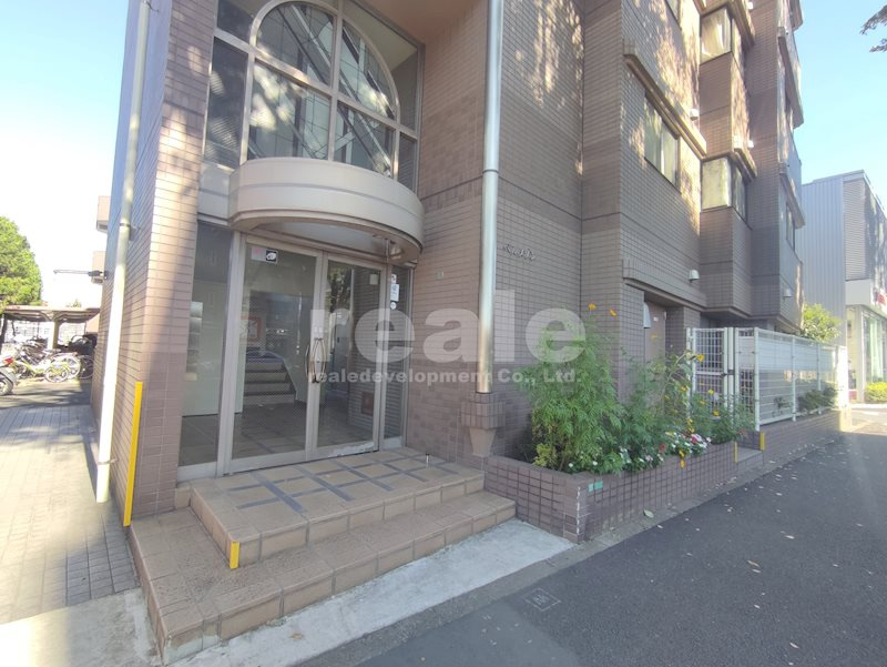 練馬区関町南１丁目の賃貸マンションのエントランス