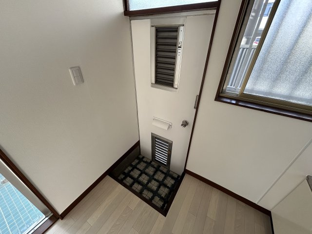 音羽荘の玄関