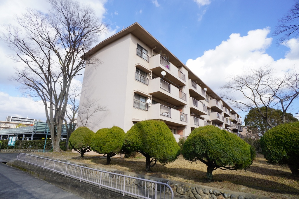 西大寺住宅７号棟の外観