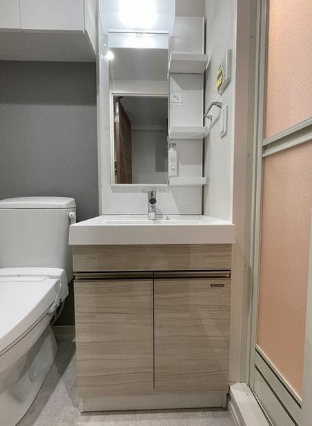 アルファコート川口5の独立洗面台|別号室の写真です