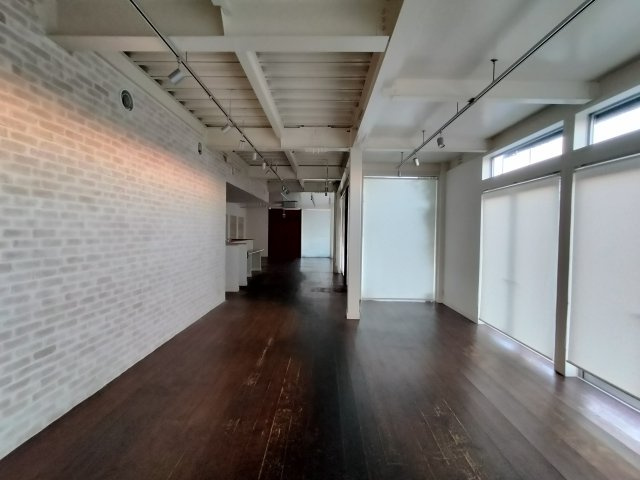 木津大次店舗の内装