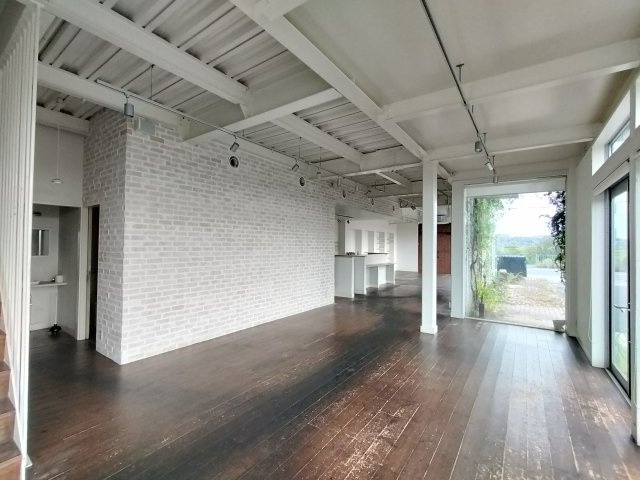木津大次店舗の内装