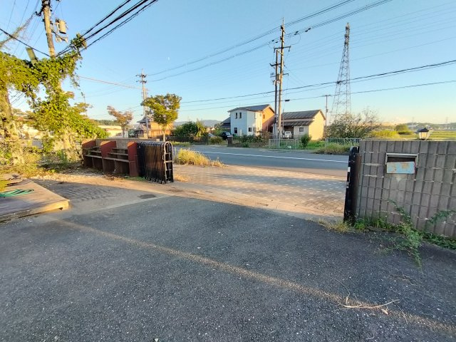 木津大次店舗の駐車場