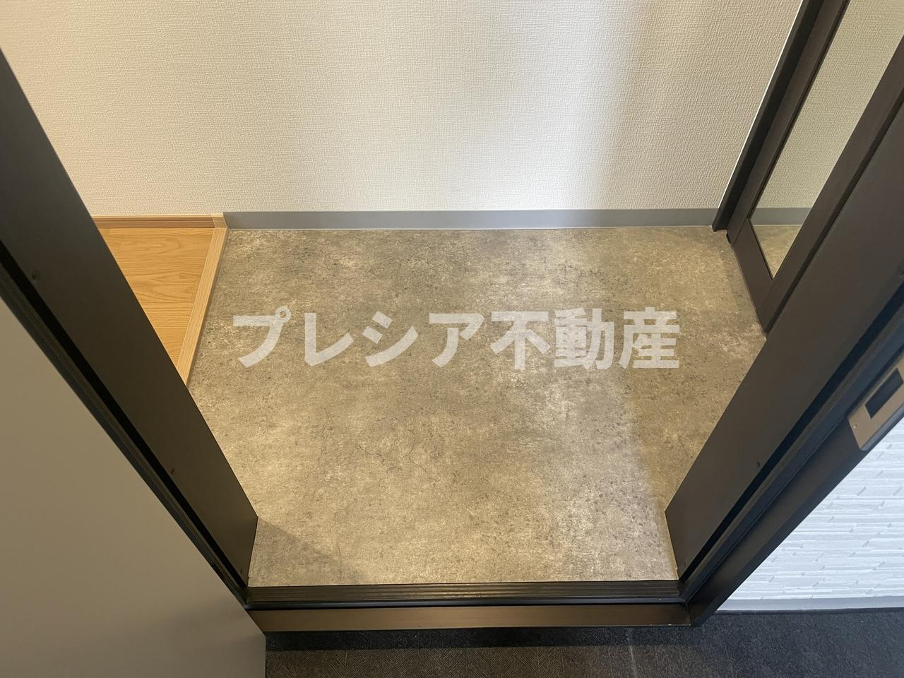 プラチナコート西宮の玄関