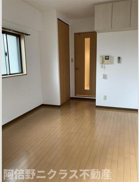 ラナップスクエア上本町の居間・リビング|内装は別部屋の参考写真です。