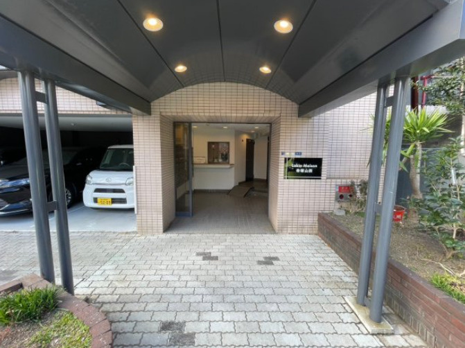 LakiaMaison帝塚山西のエントランス