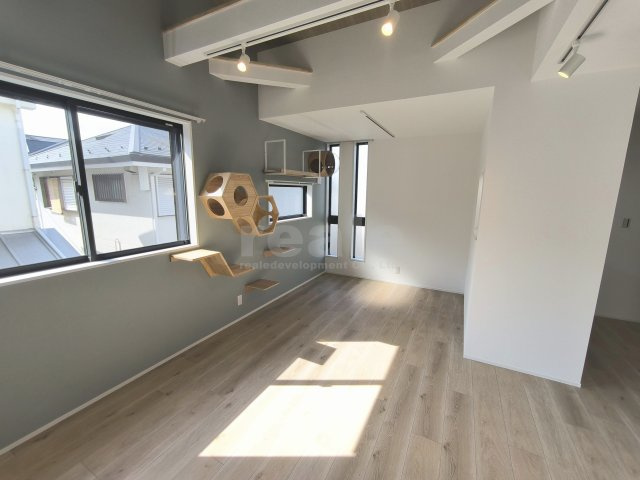 練馬区立野町のタウンの居間・リビング