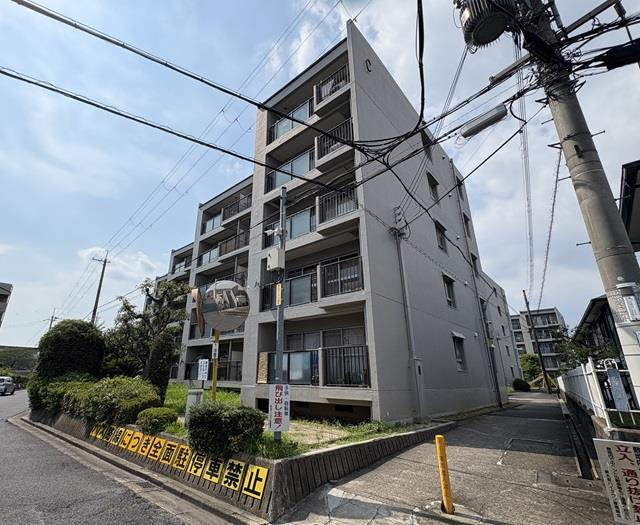 新大宮ハイタウンＣ棟の外観