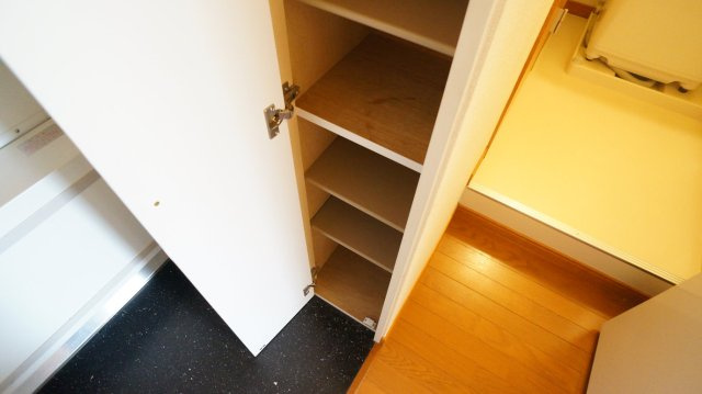 レオパレス和の玄関