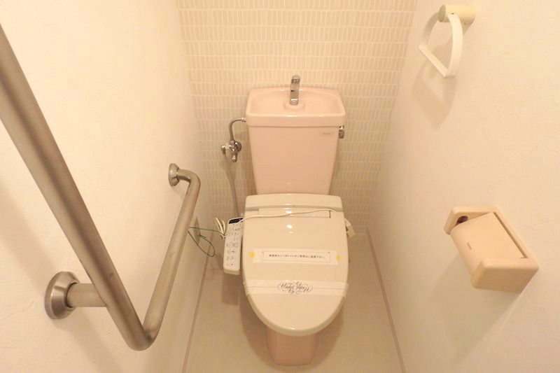 堺市堺区向陵中町３丁のマンションのトイレ